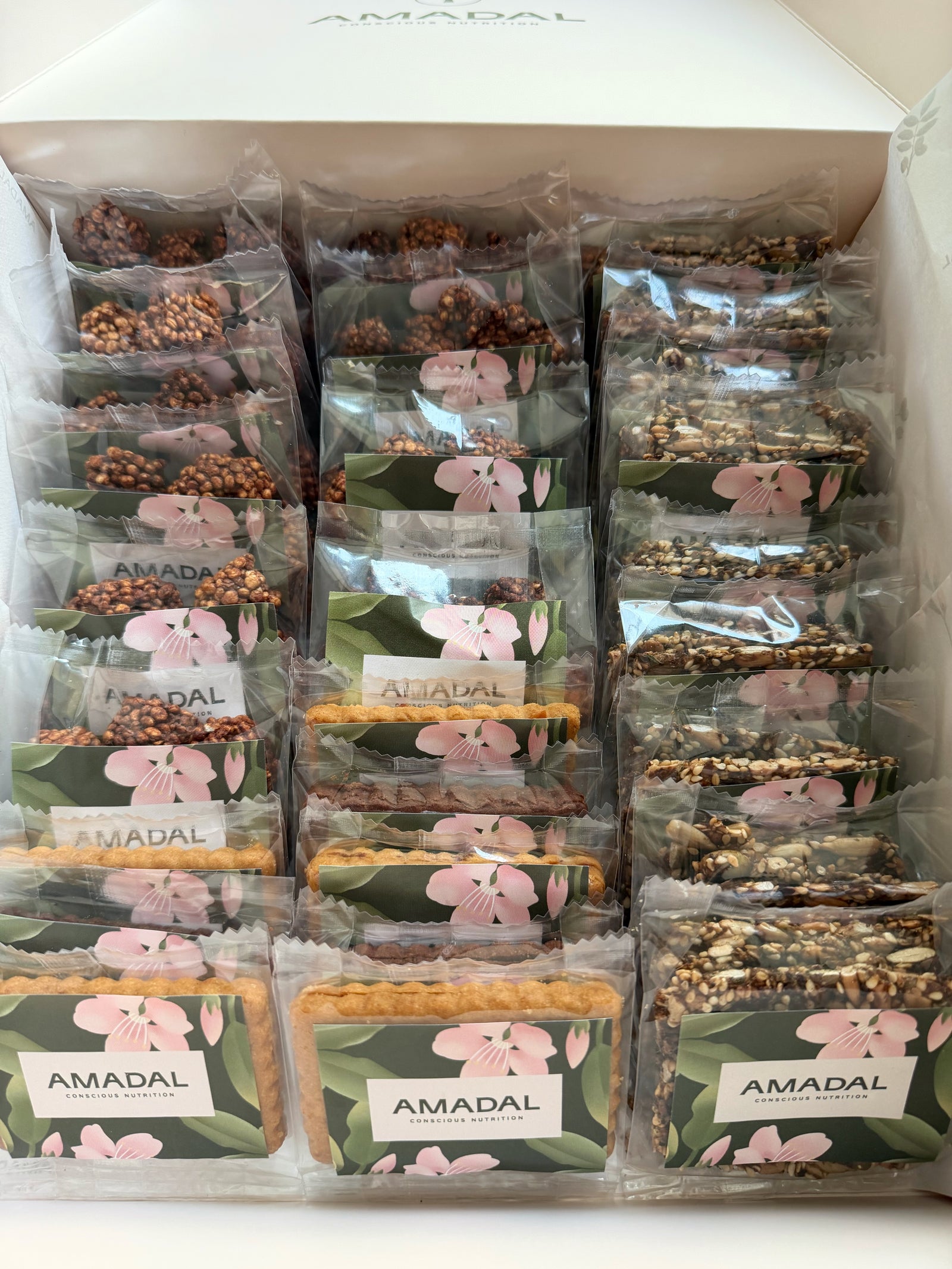 Amadal School Box - Nut-free selection