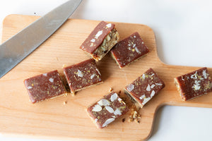 Dates & Cardamom Granola Bars